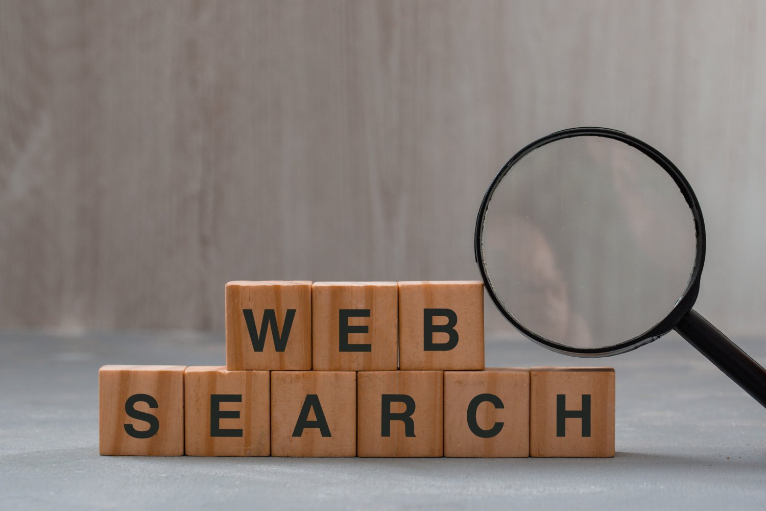 Analista digital configurando concordancias de palabras clave en Google Ads